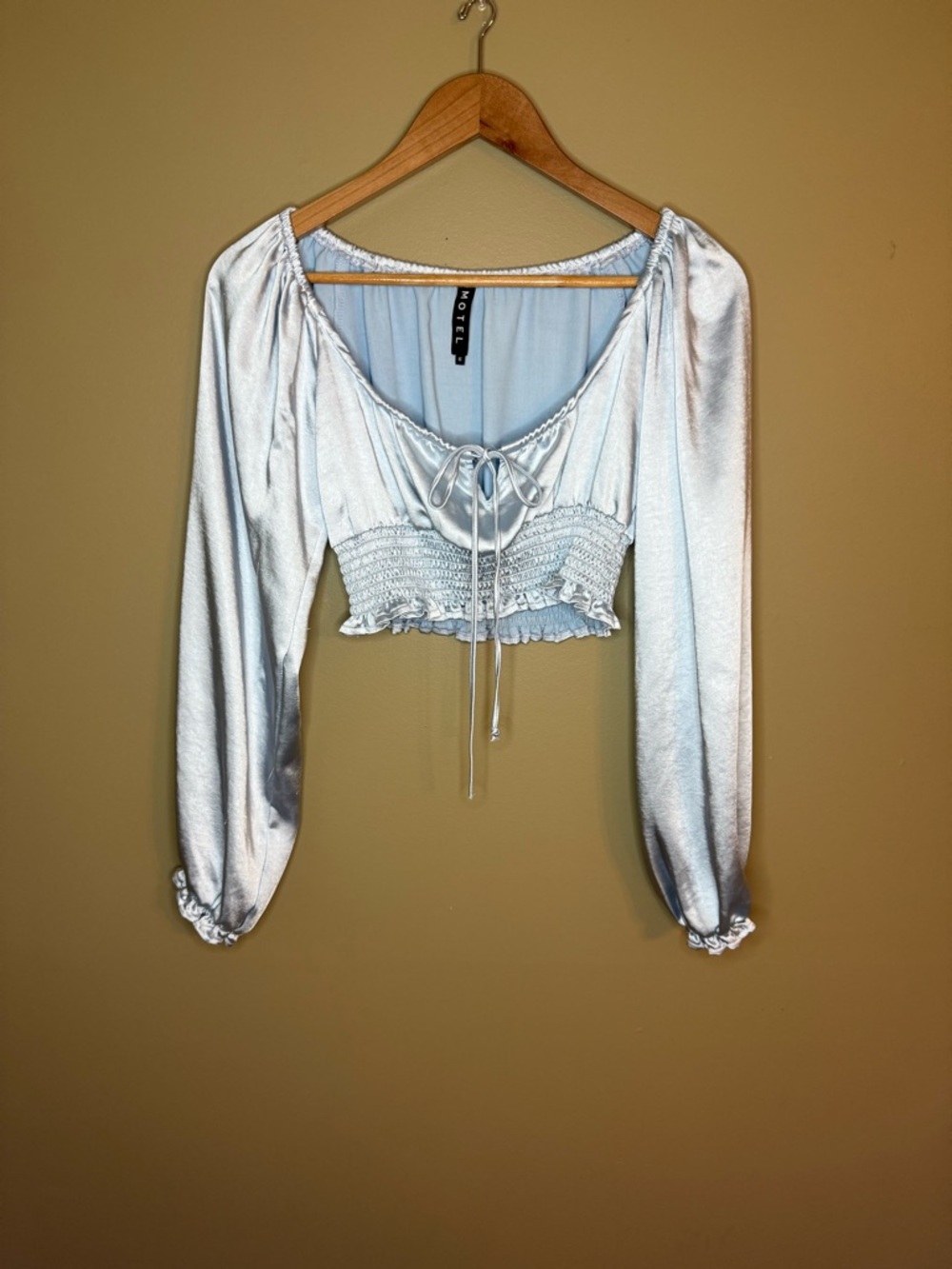Motel Rocks Light Blue Satin Long Sleeve Smocked Crop Top Women’s M